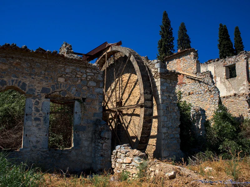 More impromptu stops on the way to Delphi - this looks like an old olive oil mill.