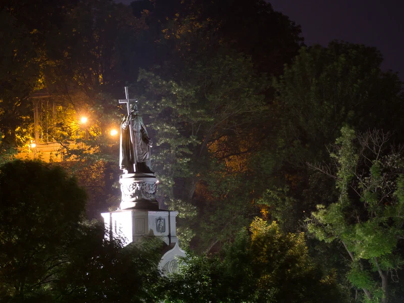 Monument to Володимѣръ Свѧтославичь (Vladimir the Great)